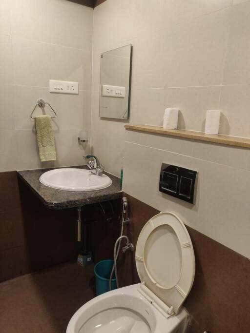 Chillx Comfort Stay 2Bhk Luxury Apt Arpora Buitenkant foto